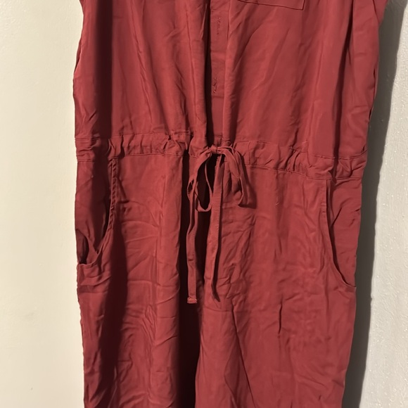 Sleveless romper - Picture 3 of 8